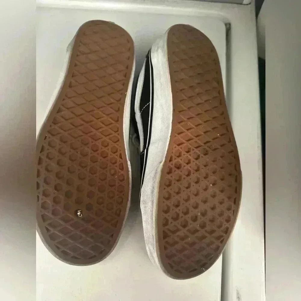 Vans shoes , size 5.5 in women’s and 7.5 in men’s - Picture 2 of 2